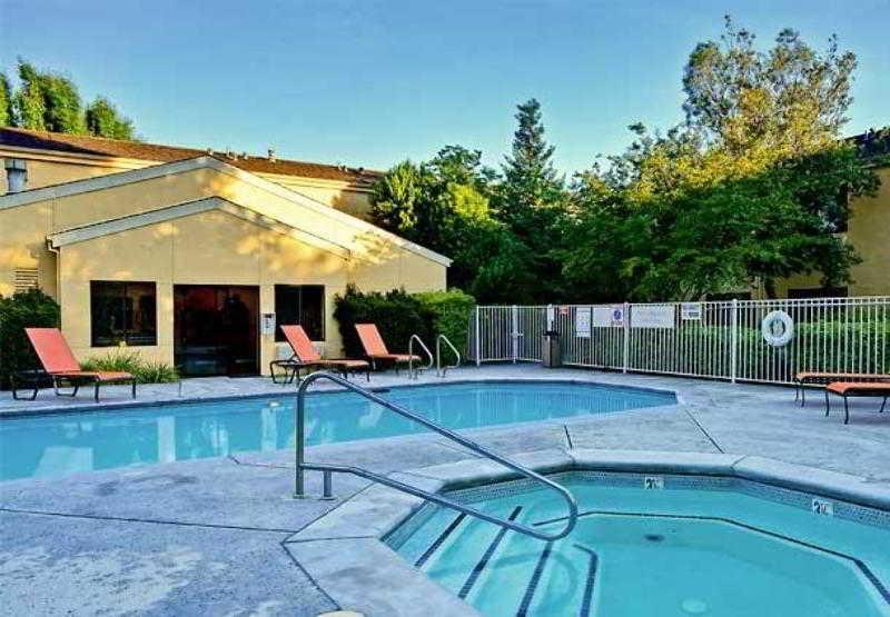 Courtyard By Marriott Vacaville Luaran gambar